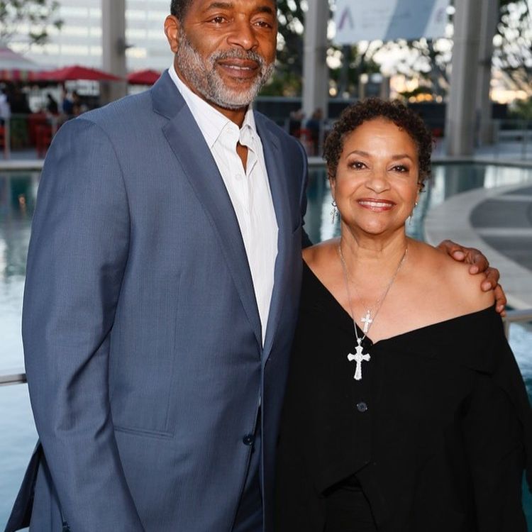 Debbie Allen Biography: Age, Career, Movies, Husband, Parent, Siblings ...